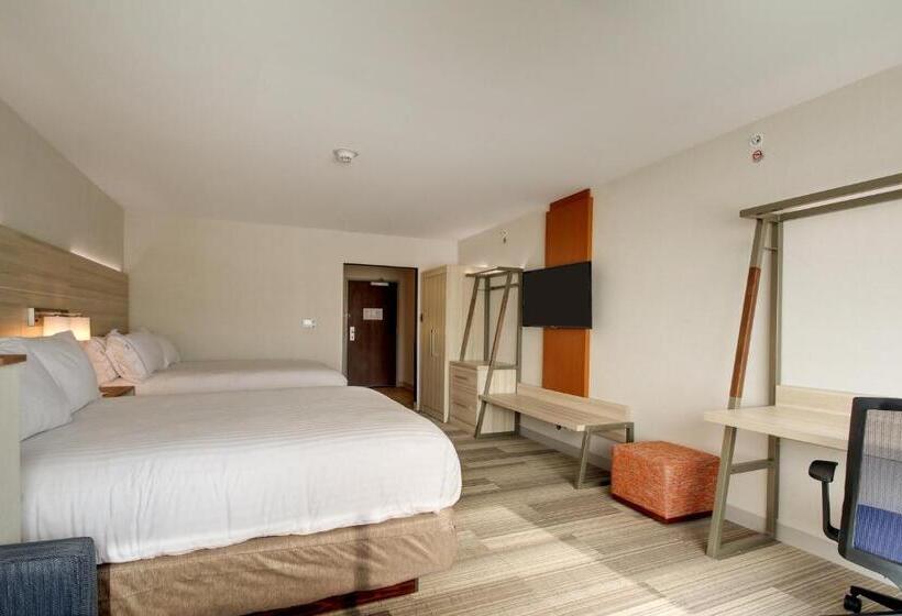 سوییت, Holiday Inn Express & Suites Galesburg, An Ihg