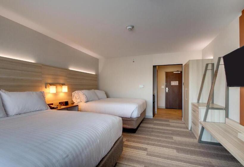 اتاق استاندارد برای معلولان, Holiday Inn Express & Suites Galesburg, An Ihg