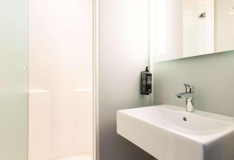 اتاق استاندارد سه نفره, Ibis Budget Nanterre La Defense