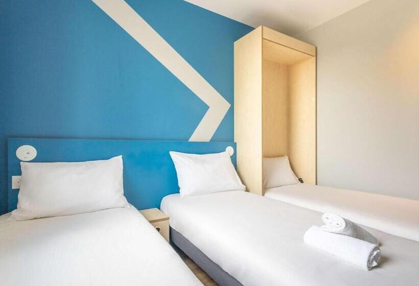 اتاق استاندارد سه نفره, Ibis Budget Nanterre La Defense