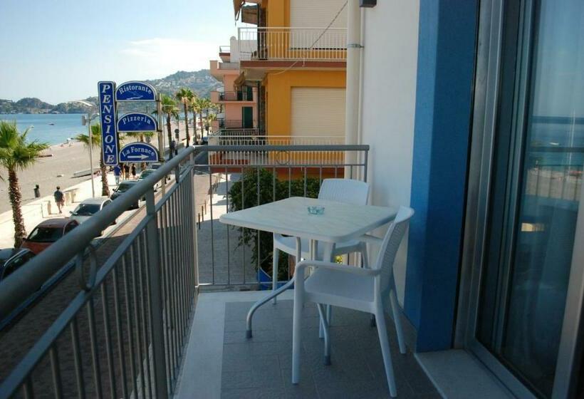 اتاق استاندارد با بالکن و چشم‌انداز دریا, Maniel Beach