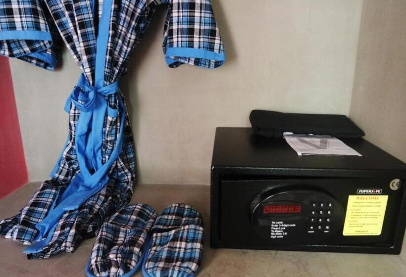 اتاق استاندارد سه نفره, V Hotel Phnom Penh