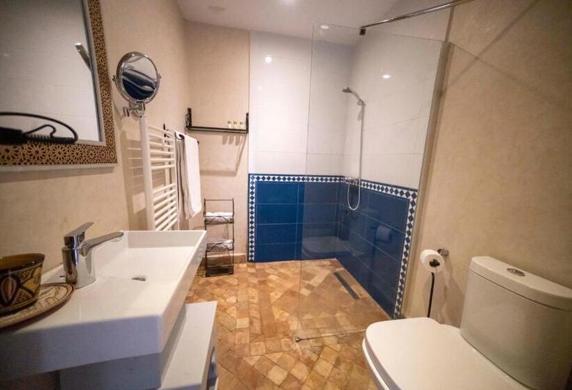 سوییت با چشم‌انداز استخر, Dar Tanja Boutique