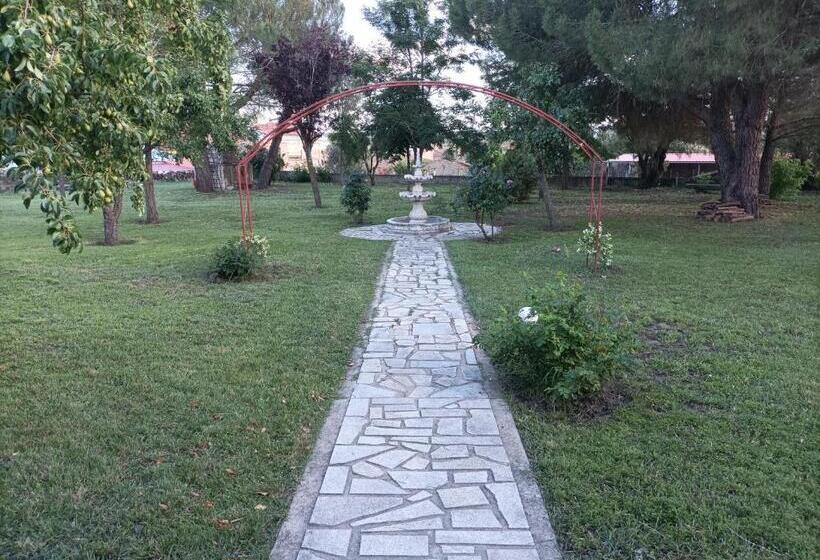 اتاق استاندارد, Casa De Familia Estela