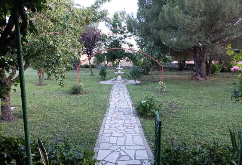 اتاق استاندارد, Casa De Familia Estela