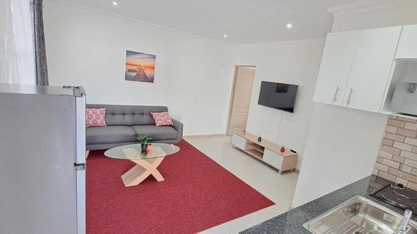 سوییت اجرایی, Haresca Luxury Accommodation Parow