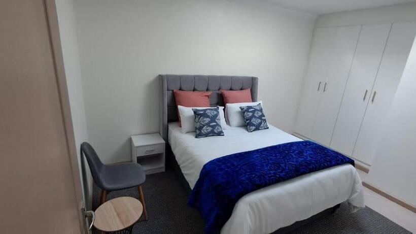 سوییت اجرایی, Haresca Luxury Accommodation Parow