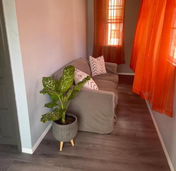اتاق استاندارد, Jj Guest House