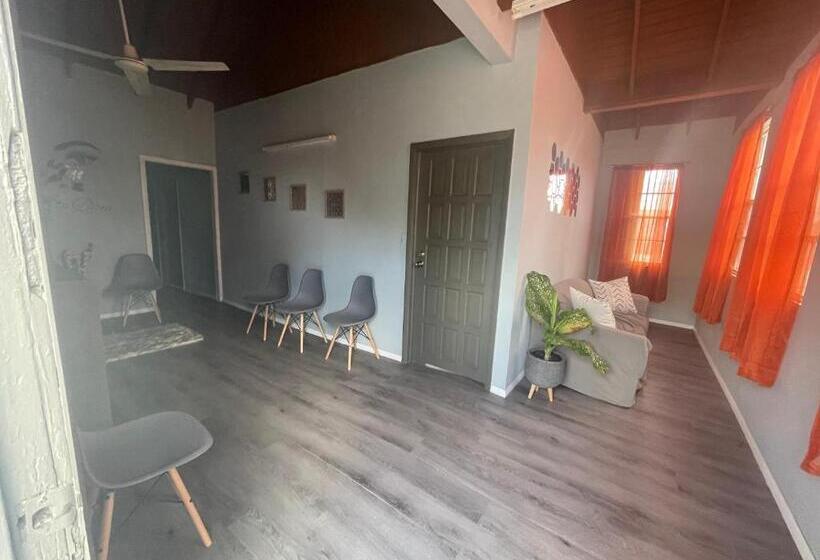 اتاق استاندارد, Jj Guest House