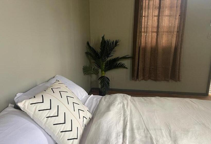 اتاق لوکس, Jj Guest House