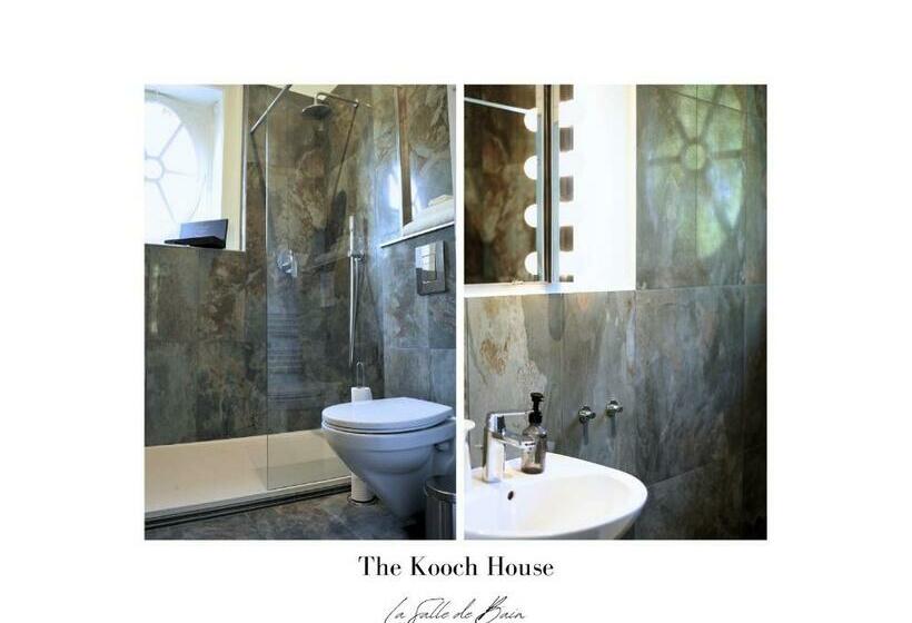 اتاق استاندارد با بالکن, The Kooch House 1