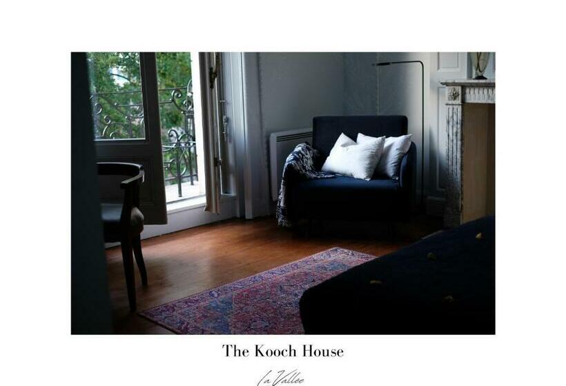 اتاق استاندارد با بالکن, The Kooch House 1