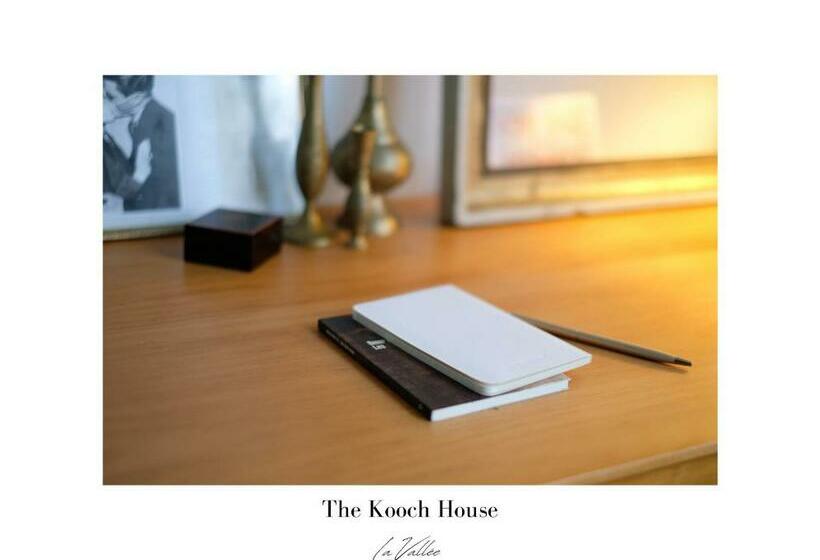 اتاق استاندارد با بالکن, The Kooch House 1