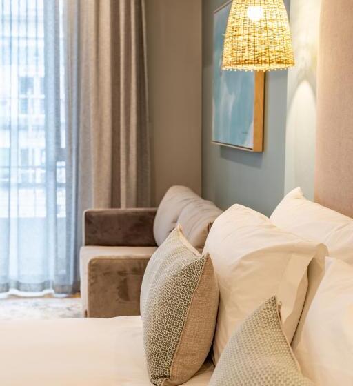 سوییت, Plett Quarter Hotel   Lion Roars Hotels & Lodges