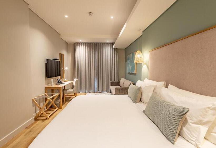 سوییت, Plett Quarter Hotel   Lion Roars Hotels & Lodges