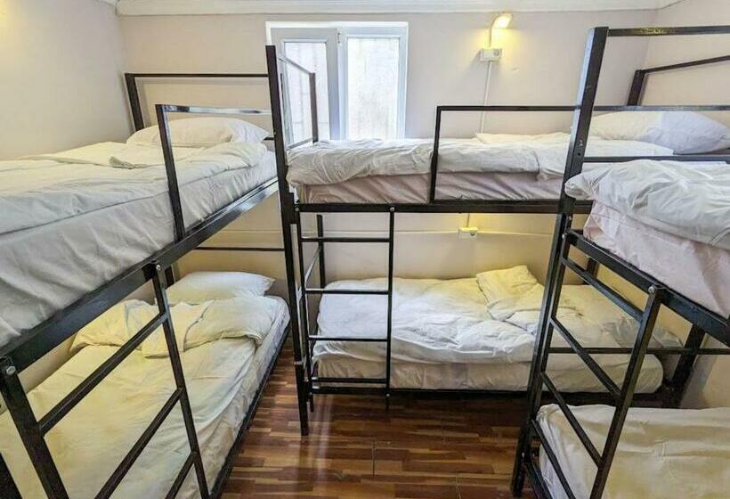 تختخواب در اتاق مشترک, Hostel Harmony