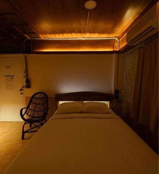 Номер Deluxe с Балконом, Vintage54 Hotel Ayutthaya