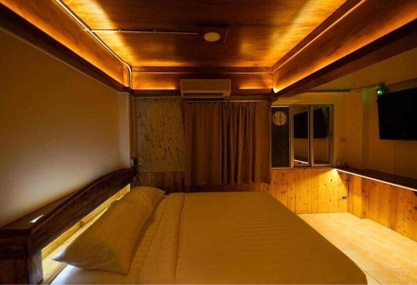 Номер Deluxe с Балконом, Vintage54 Hotel Ayutthaya
