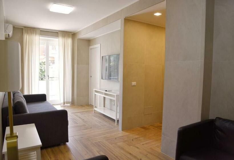 اتاق استاندارد با بالکن, La Maison Latina Guest House