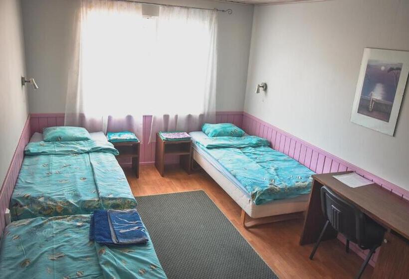 اتاق استاندارد سه نفره, Metsa Hostel