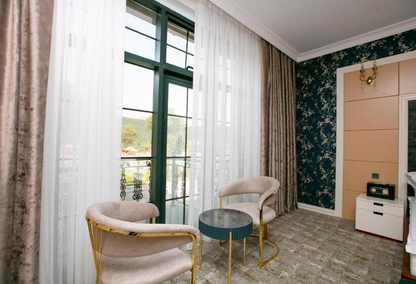 اتاق استاندارد با چشم‌انداز دریاچه, Nohur Hotel Gabala
