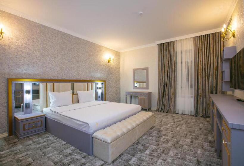 اتاق خانوادگی با چشم‌انداز باغ, Nohur Hotel Gabala