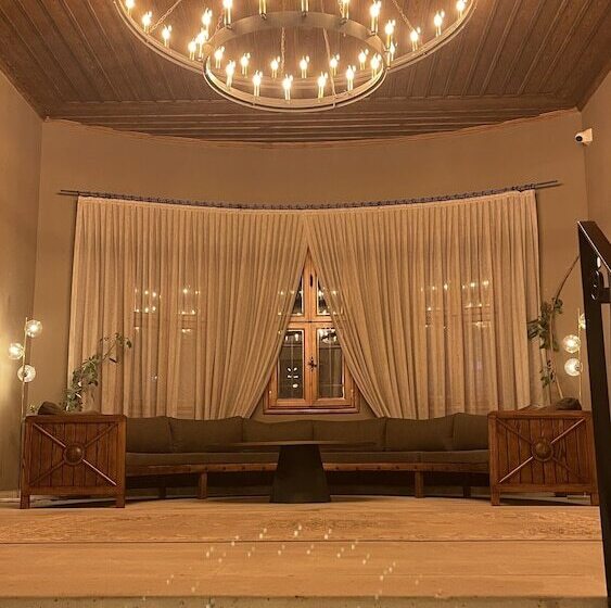 اتاق استاندارد, Four Mansions
