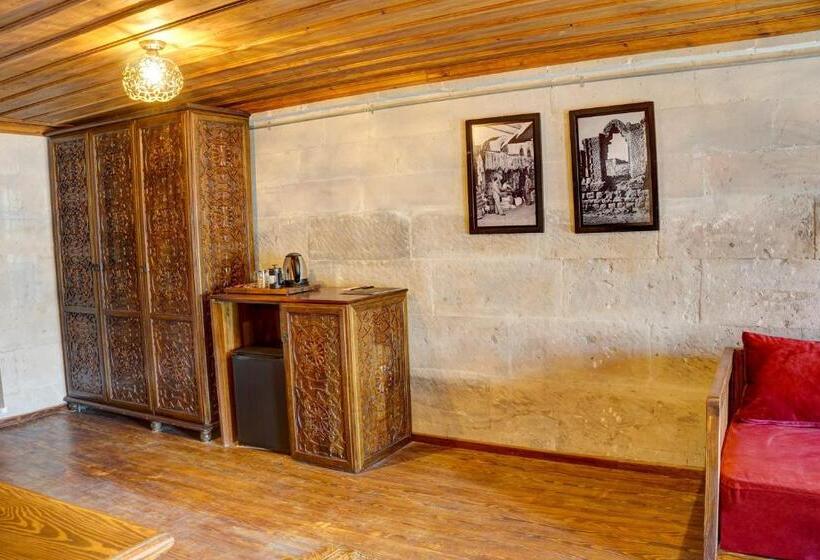 سوییت سوپریور, Four Mansions