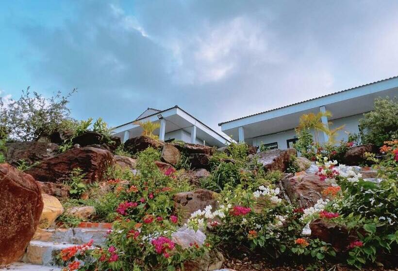 اتاق استاندارد با چشم‌انداز کوهستان, Phu Quoc Hills Bungalow