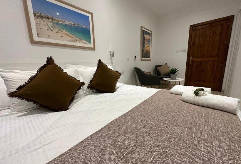 اتاق لوکس با بالکن و چشم‌انداز دریا, The Beach House