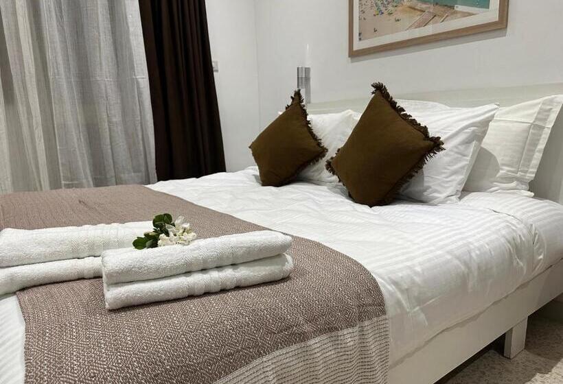 اتاق لوکس با بالکن و چشم‌انداز دریا, The Beach House