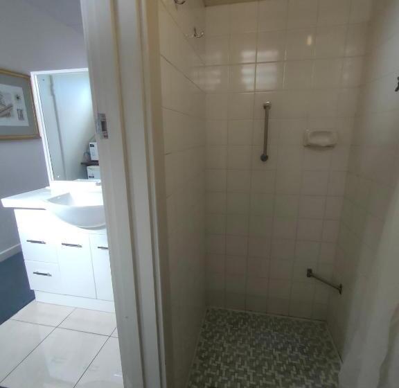 اتاق استاندارد, International Hotel Motel