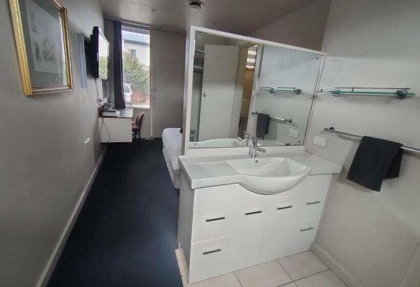 اتاق استاندارد, International Hotel Motel