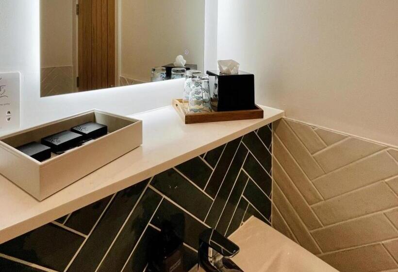 اتاق استاندارد, Rooms At Haslar Marina