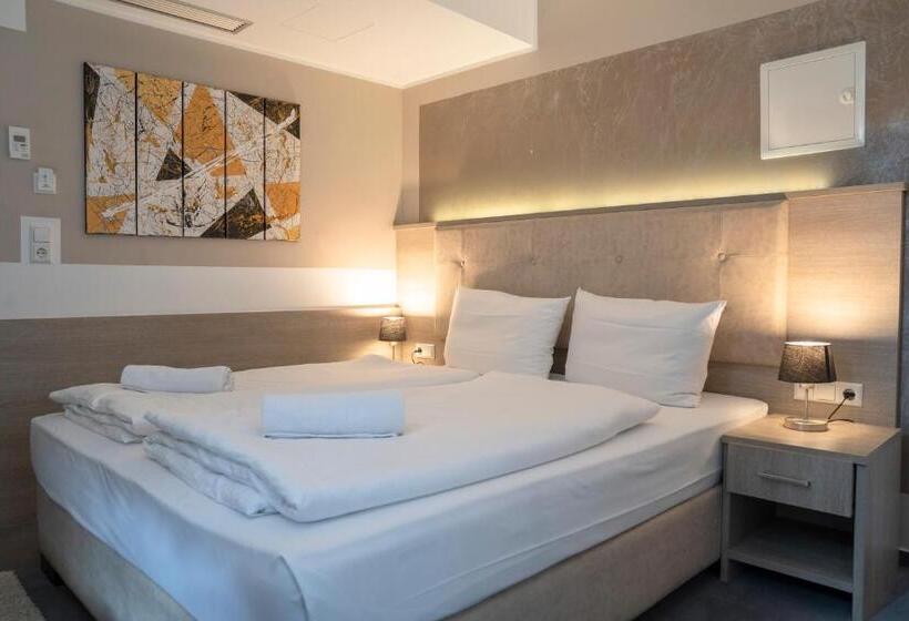 Quarto standard, Alpha & Omega Hotel   Airconditioned