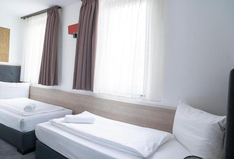 Quarto standard, Alpha & Omega Hotel   Airconditioned