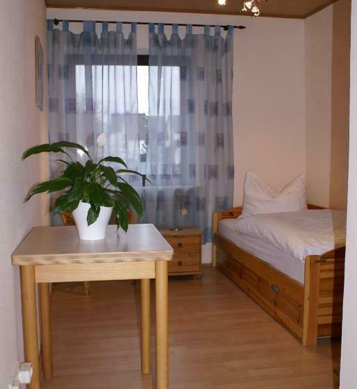 اتاق استاندارد یک نفره, Pension Lindenhof
