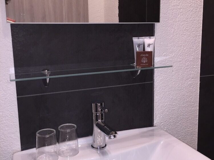 اتاق استاندارد سه نفره, Pension Lindenhof