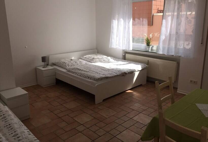 اتاق استاندارد سه نفره, Pension Lindenhof
