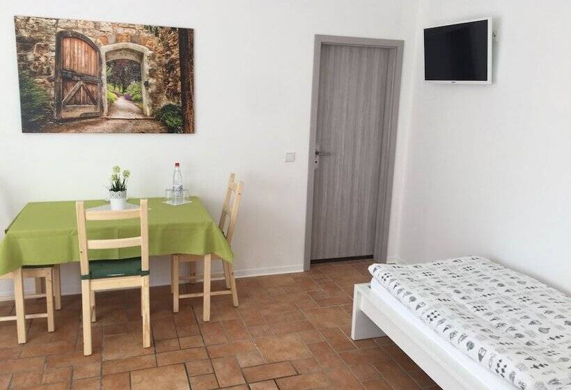 اتاق استاندارد سه نفره, Pension Lindenhof
