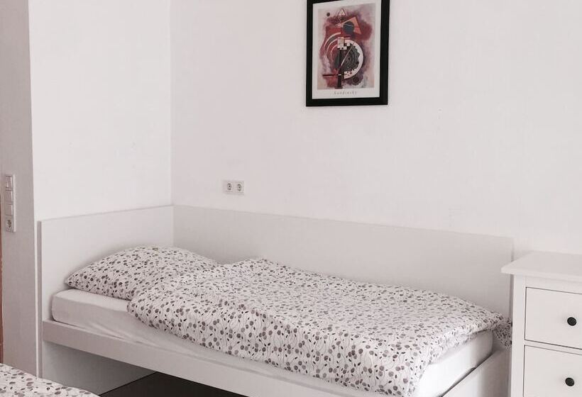 سوئیت جونیور با تراس, Pension Lindenhof