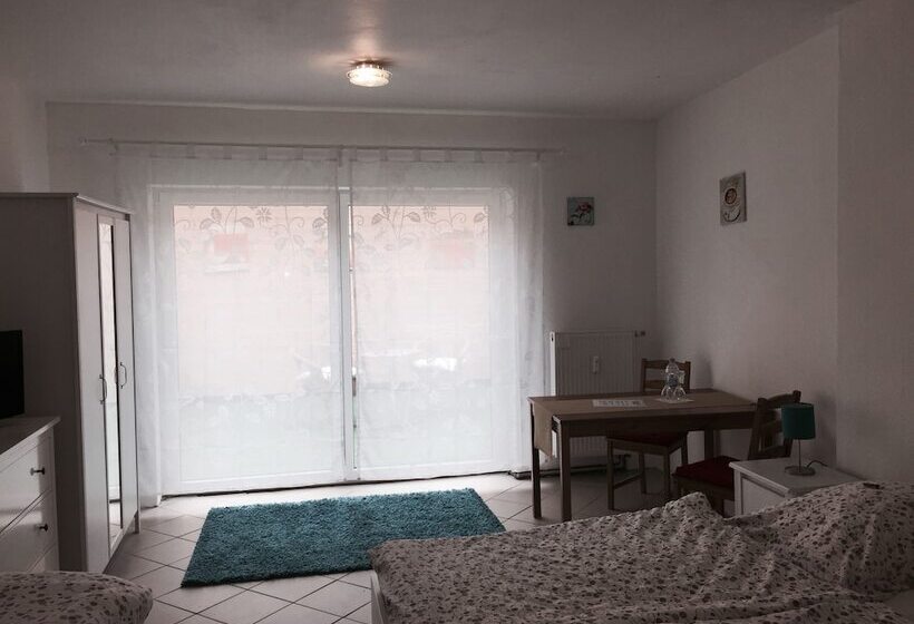 سوئیت جونیور با تراس, Pension Lindenhof