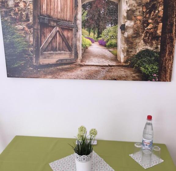 اتاق استاندارد سه نفره, Pension Lindenhof
