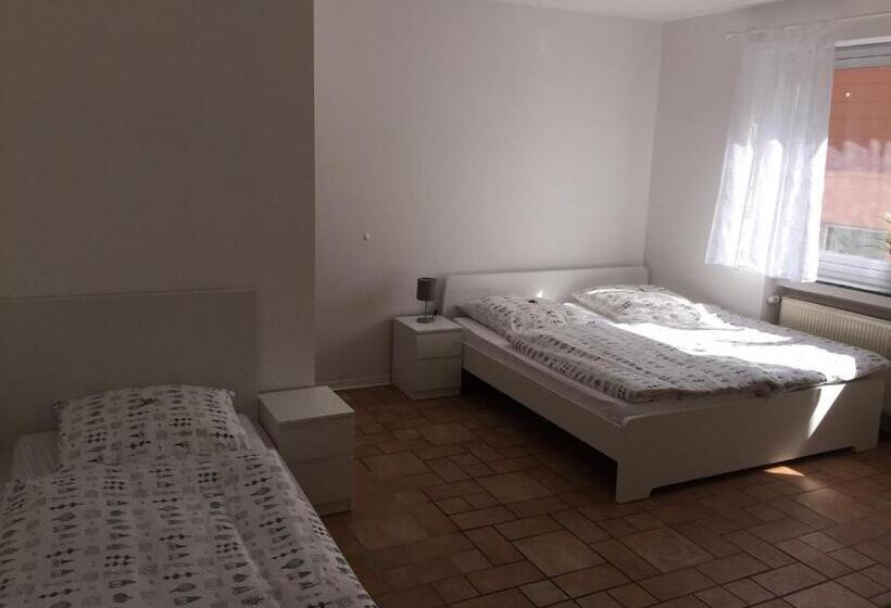 اتاق استاندارد سه نفره, Pension Lindenhof