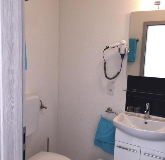 اتاق استاندارد سه نفره, Pension Lindenhof