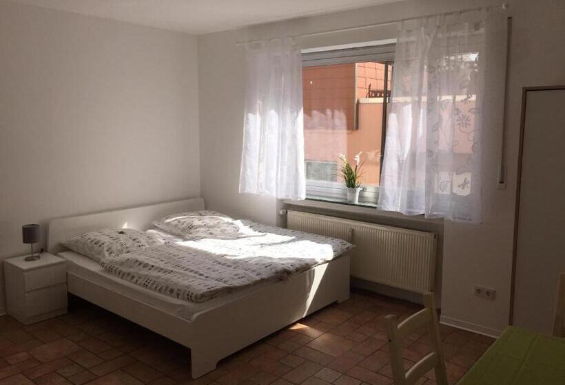 اتاق استاندارد سه نفره, Pension Lindenhof