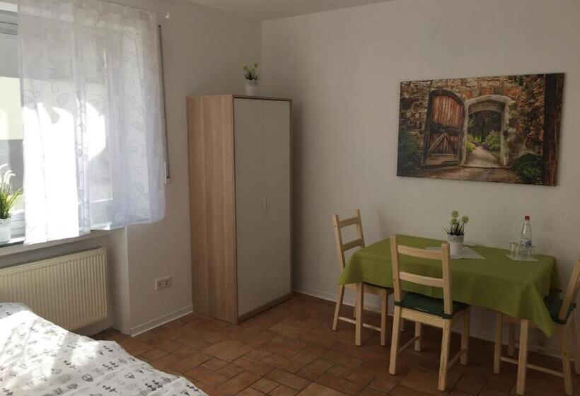 اتاق استاندارد سه نفره, Pension Lindenhof