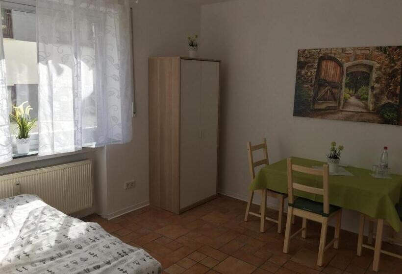 اتاق استاندارد سه نفره, Pension Lindenhof