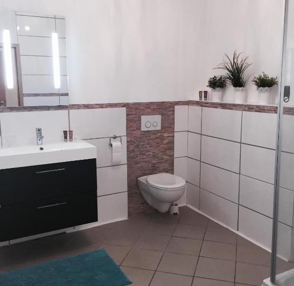 سوئیت جونیور با تراس, Pension Lindenhof