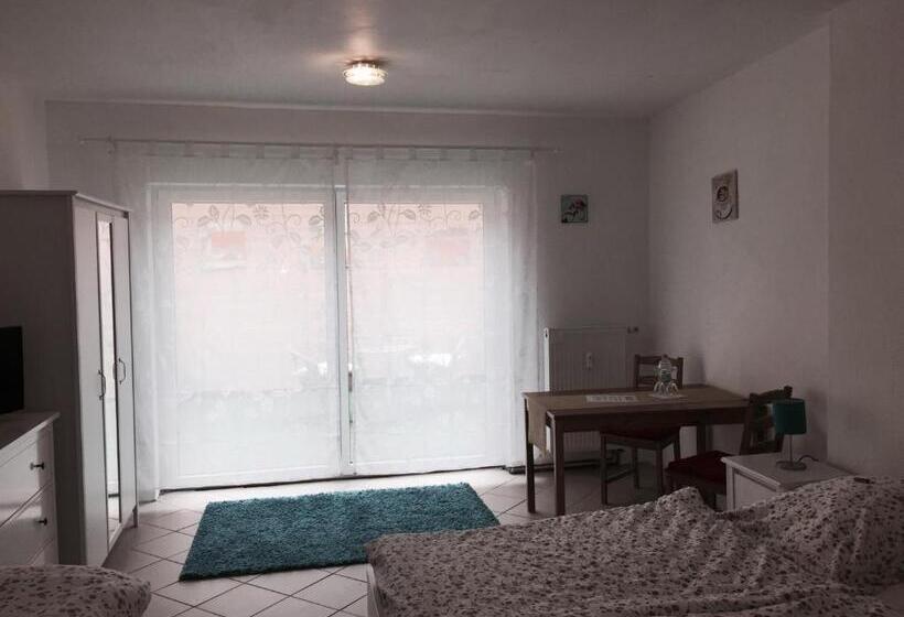 سوئیت جونیور با تراس, Pension Lindenhof